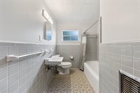 194 Oaklawn Square, DeFuniak Springs, FL 32435