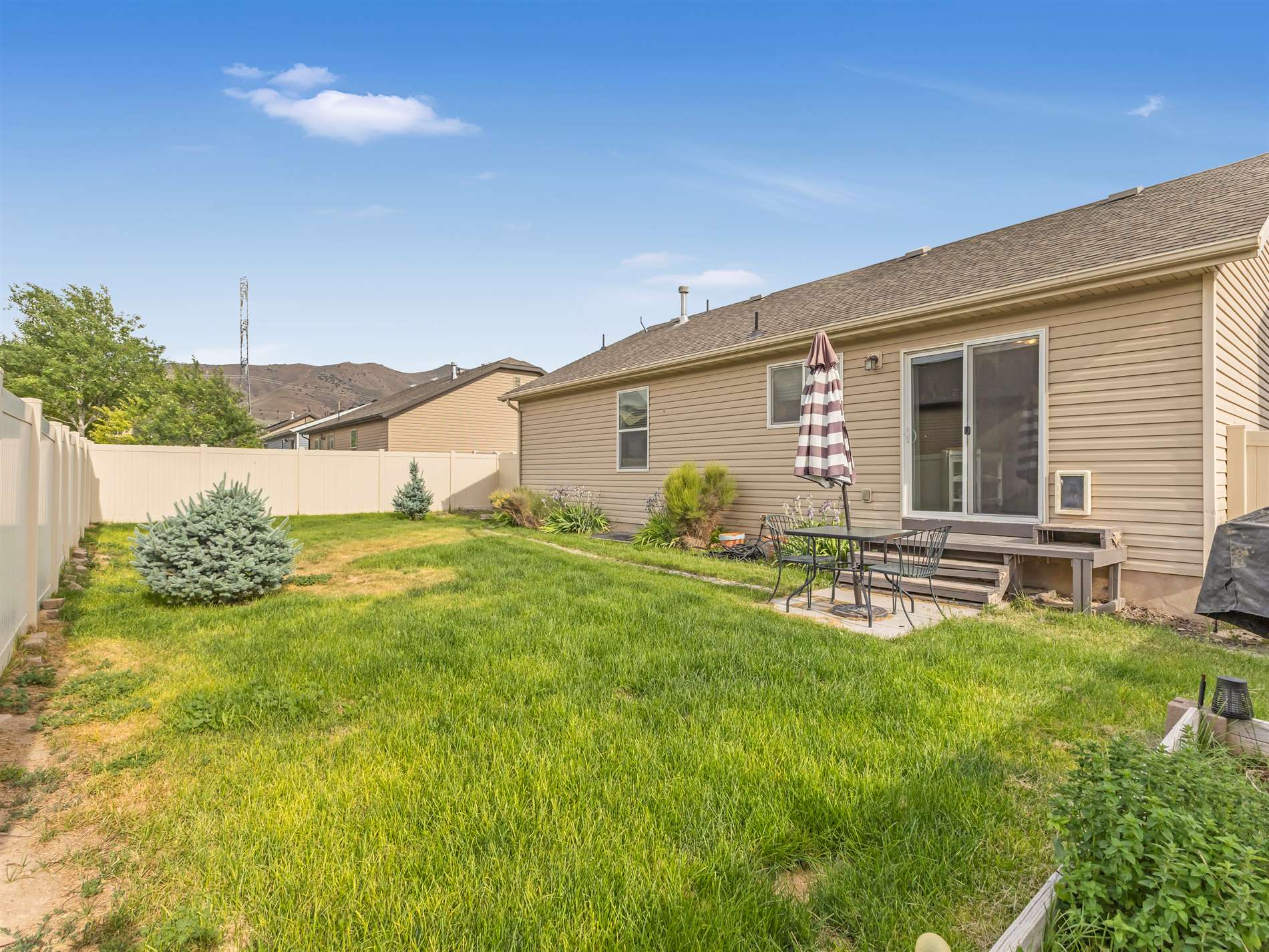 2419 East Hitching Post Dr North, Eagle Mountain, UT 84005