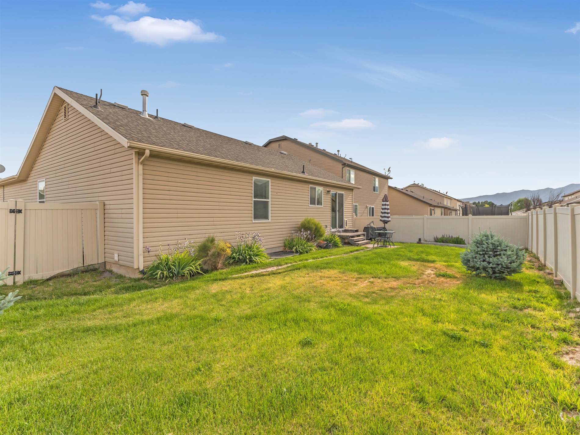 2419 East Hitching Post Dr North, Eagle Mountain, UT 84005