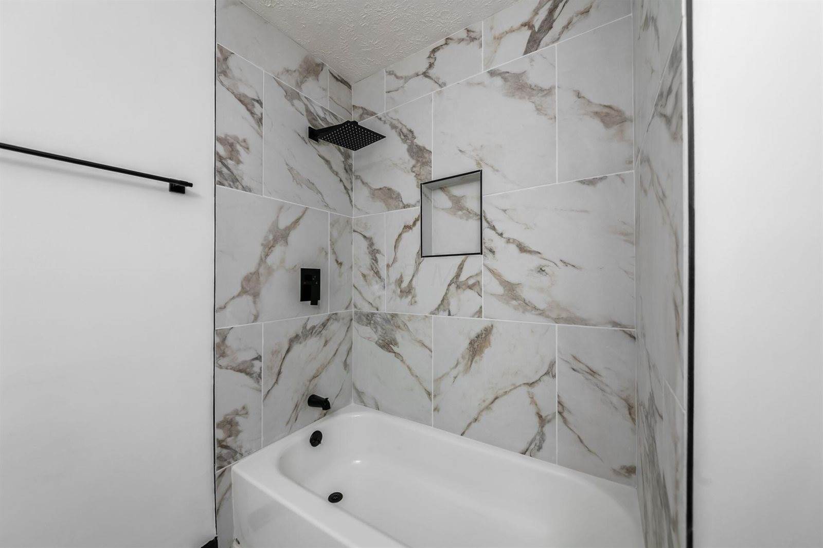 1908 Lost Valley Road, Powell, OH 43065