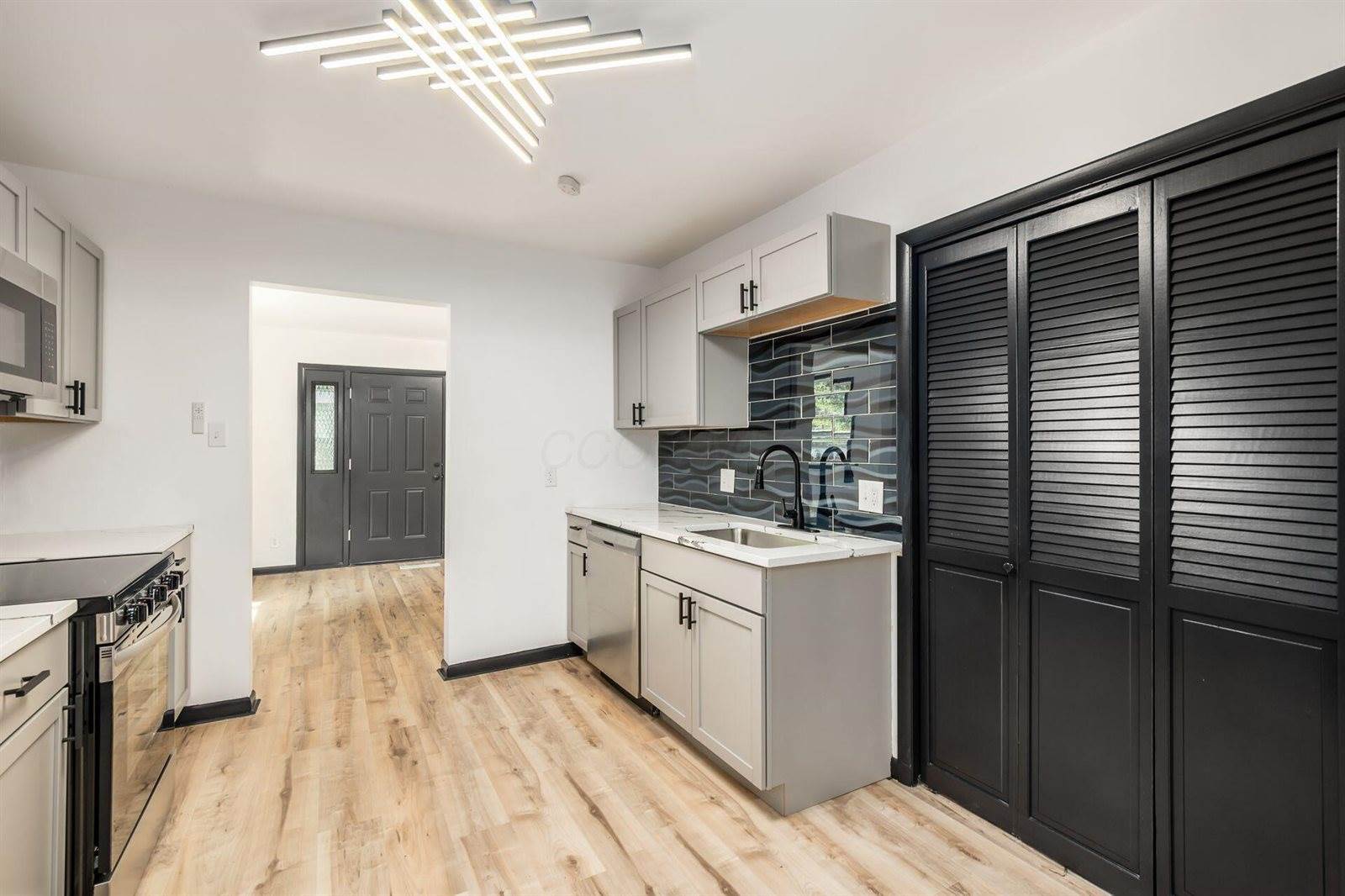 340 Danhurst Road, Columbus, OH 43228