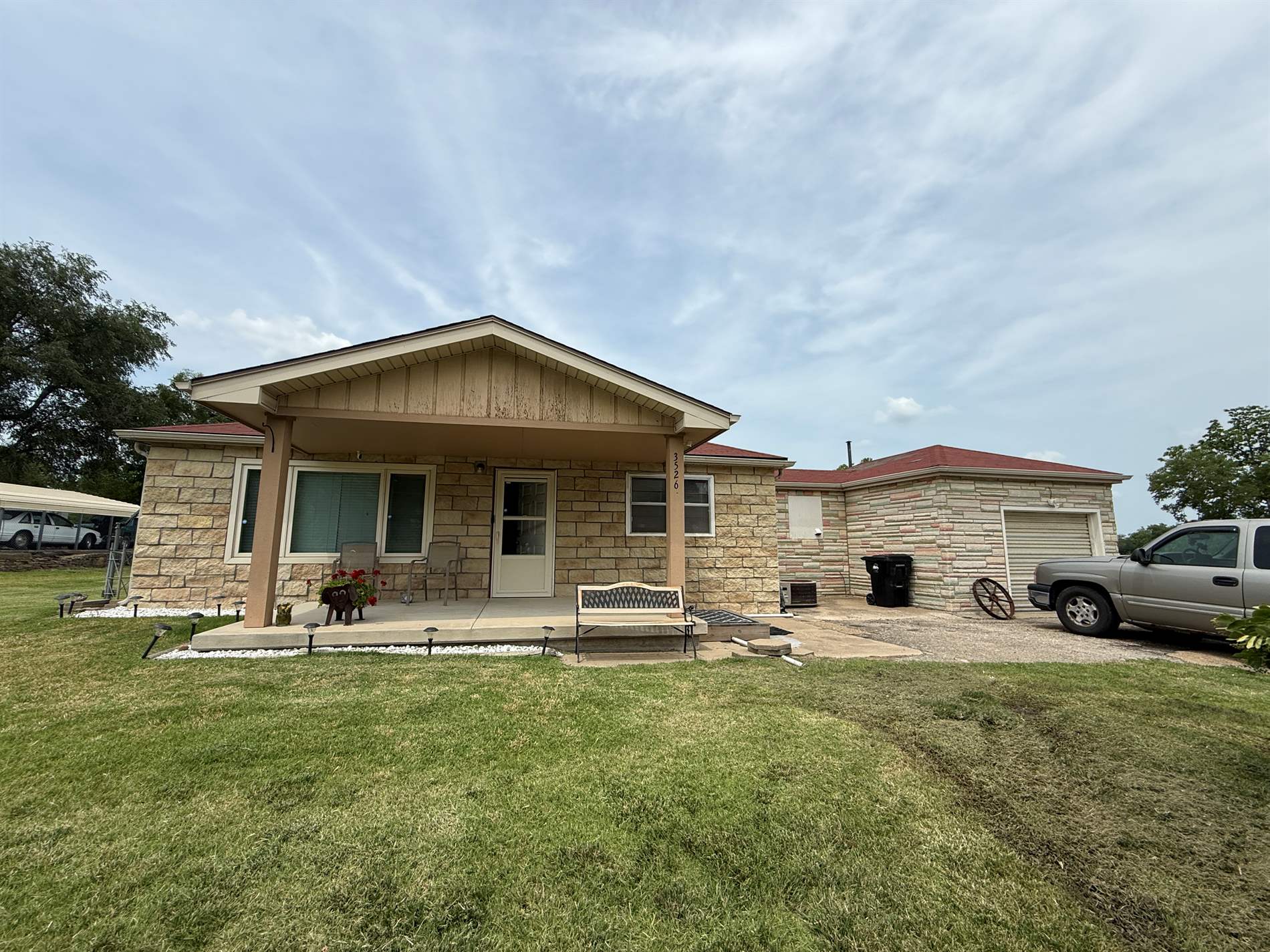 3526 SE 6th Ave, Topeka, KS 66607