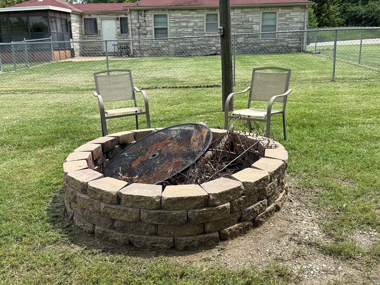 3526 SE 6th Ave, Topeka, KS 66607