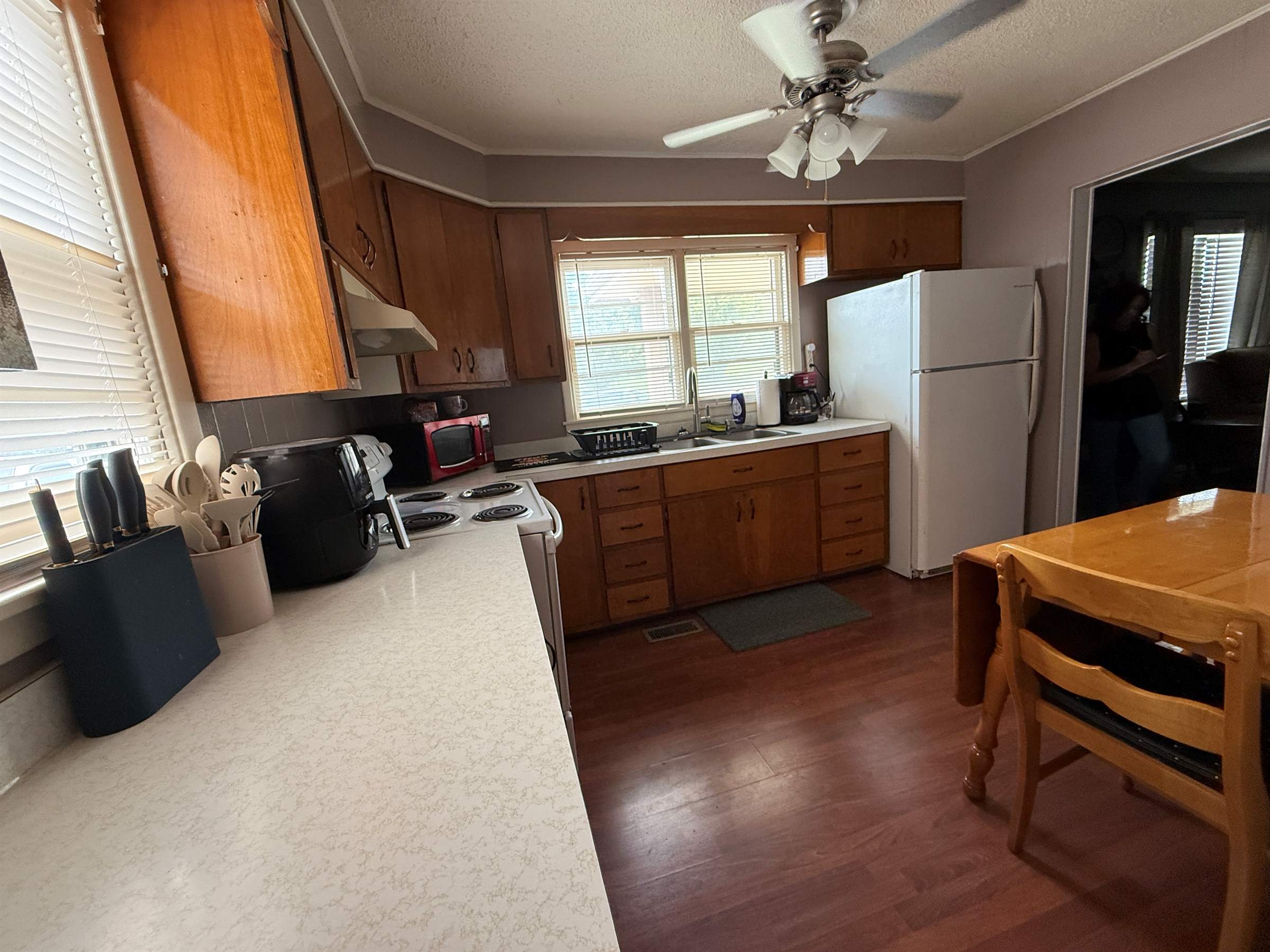 3526 SE 6th Ave, Topeka, KS 66607