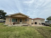 3526 SE 6th Ave, Topeka, KS 66607