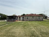 3526 SE 6th Ave, Topeka, KS 66607