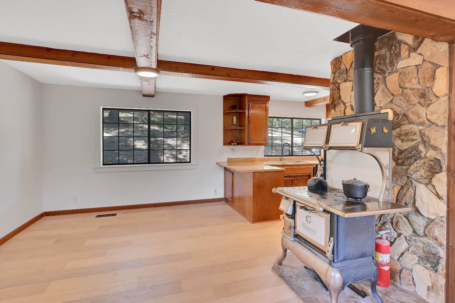 12064 Creek View Drive, Grass Valley, CA 95949