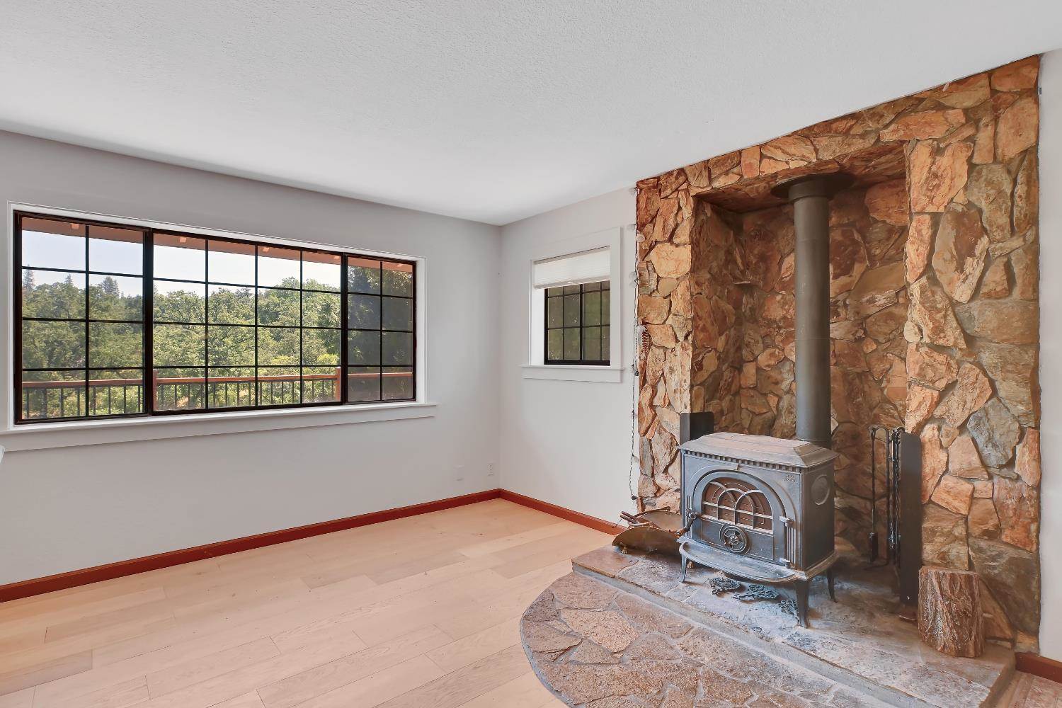 12064 Creek View Drive, Grass Valley, CA 95949