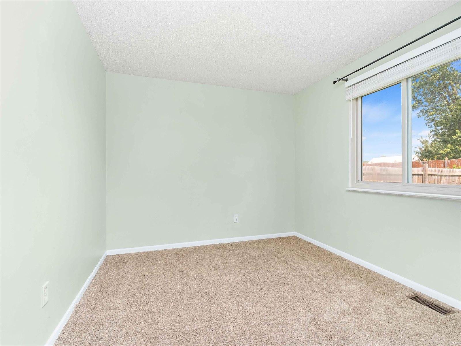 8423 Lionsgate Run, Fort Wayne, IN 46835