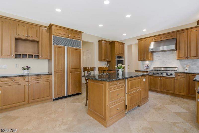 33 Briarwood Drive East, Warren Township, NJ 07059