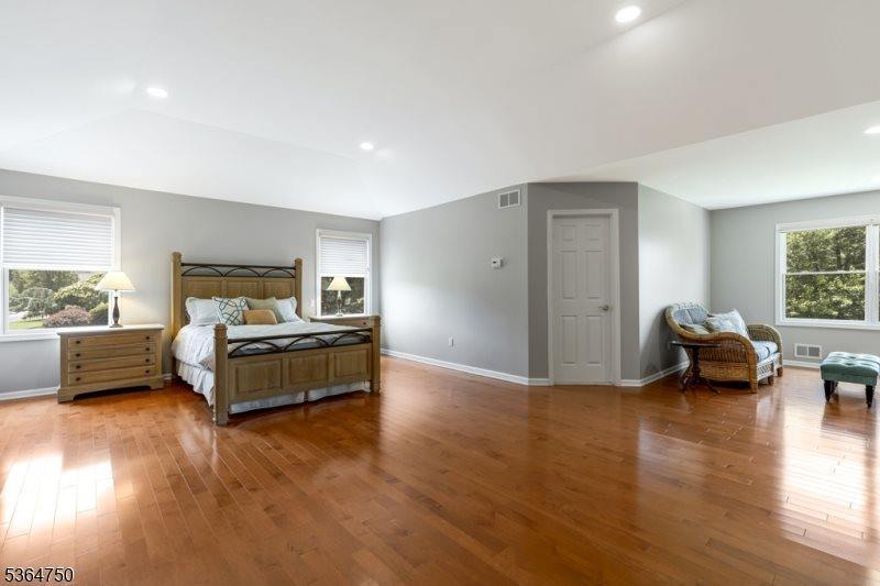 33 Briarwood Drive East, Warren Township, NJ 07059