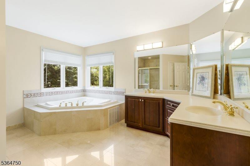 33 Briarwood Drive East, Warren Township, NJ 07059