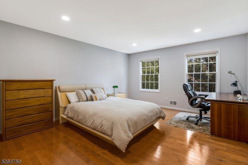 33 Briarwood Drive East, Warren Township, NJ 07059