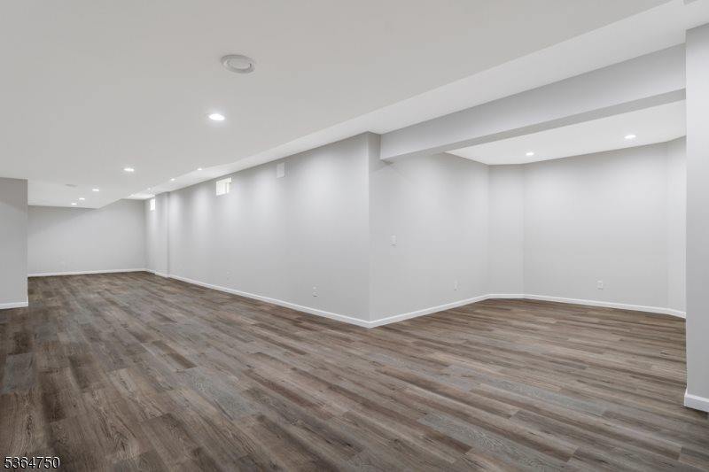 33 Briarwood Drive East, Warren Township, NJ 07059