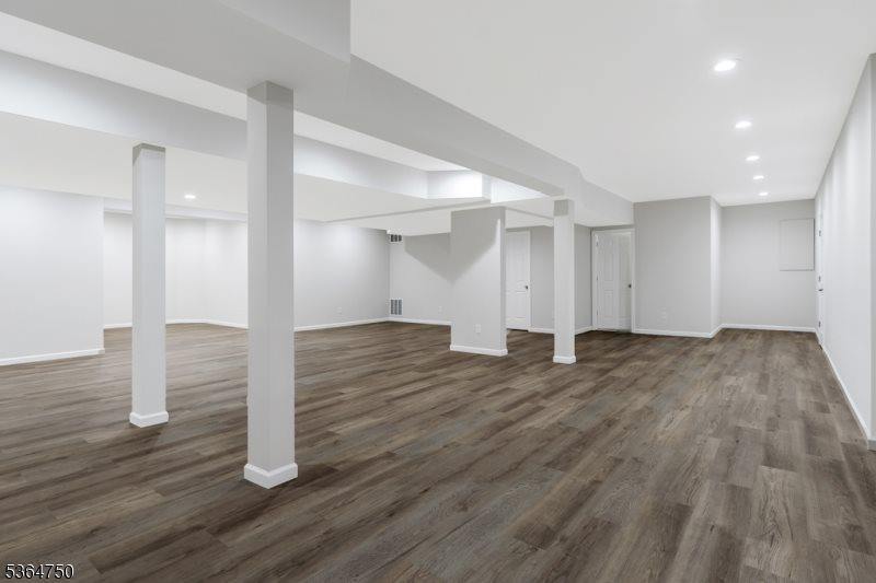 33 Briarwood Drive East, Warren Township, NJ 07059