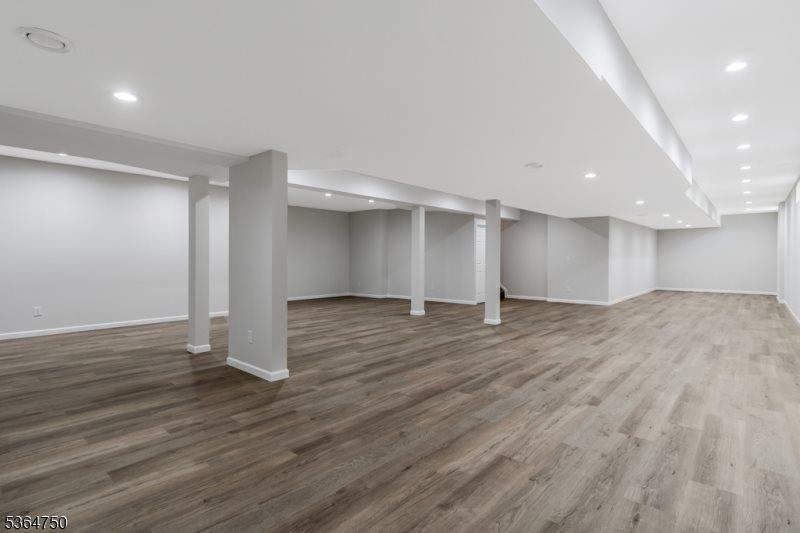 33 Briarwood Drive East, Warren Township, NJ 07059