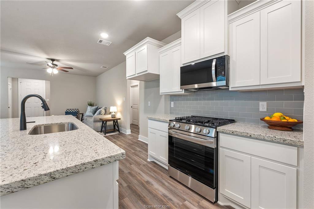 913 Fork Court, College Station, TX 77845