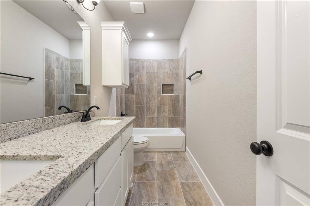 913 Fork Court, College Station, TX 77845