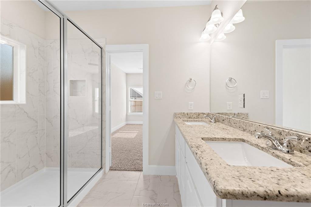 6304 Raleigh, College Station, TX 77845