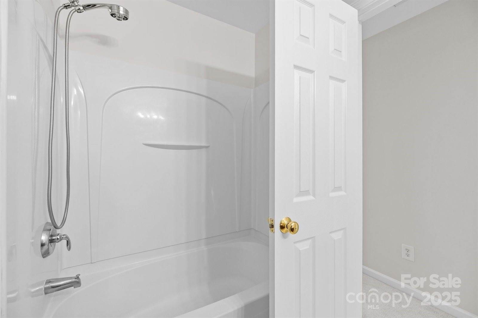 104 Clydesdale Court, Matthews, NC 28104