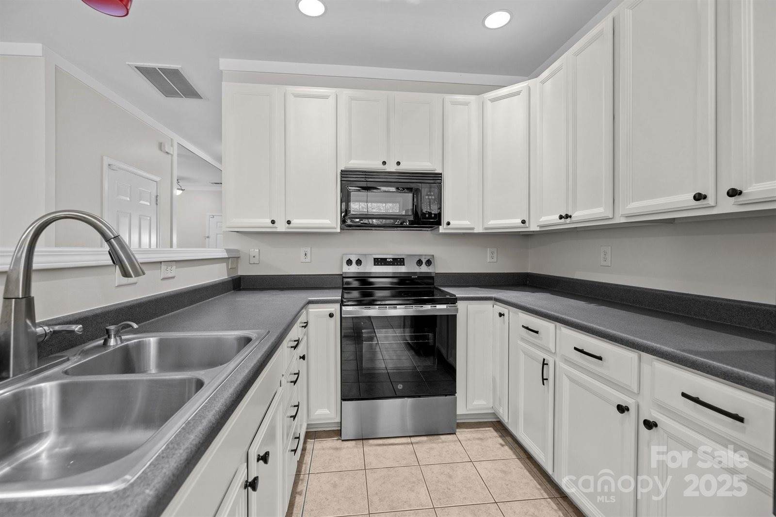 104 Clydesdale Court, Matthews, NC 28104