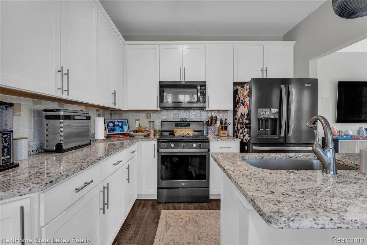 56717 Long Island Drive, UticaCity_Macomb, MI 48316