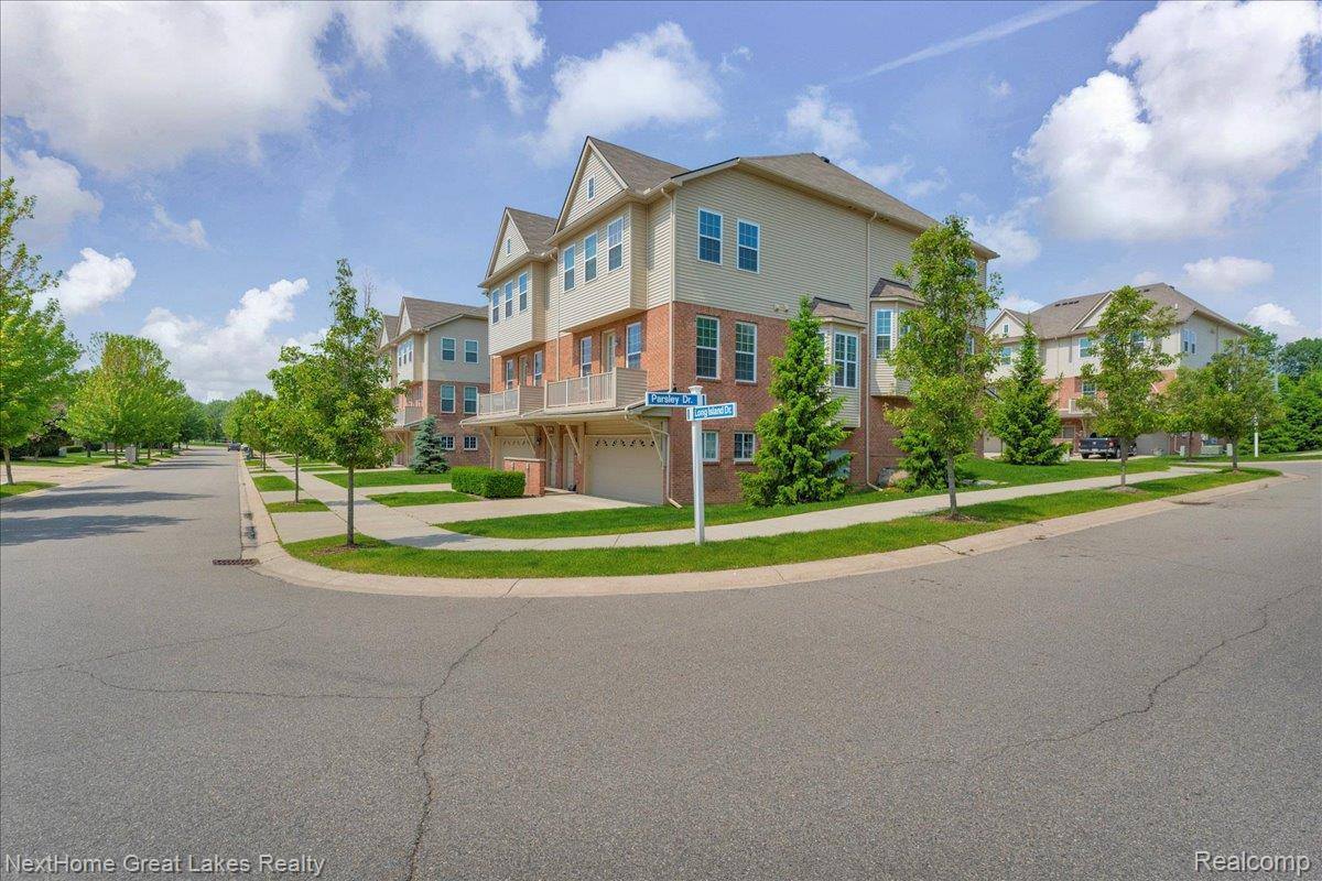 56717 Long Island Drive, UticaCity_Macomb, MI 48316