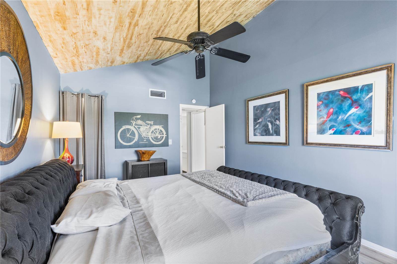 1051 South Highland Street, Mount Dora, FL 32757