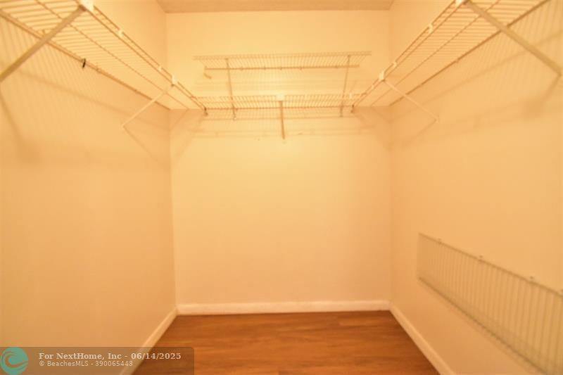 731 N Pine Island Rd 203, #203, Plantation, FL 33324