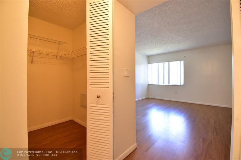 731 N Pine Island Rd 203, #203, Plantation, FL 33324