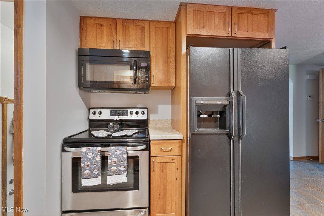 374 Glendola Avenue NW, Warren, OH 44483