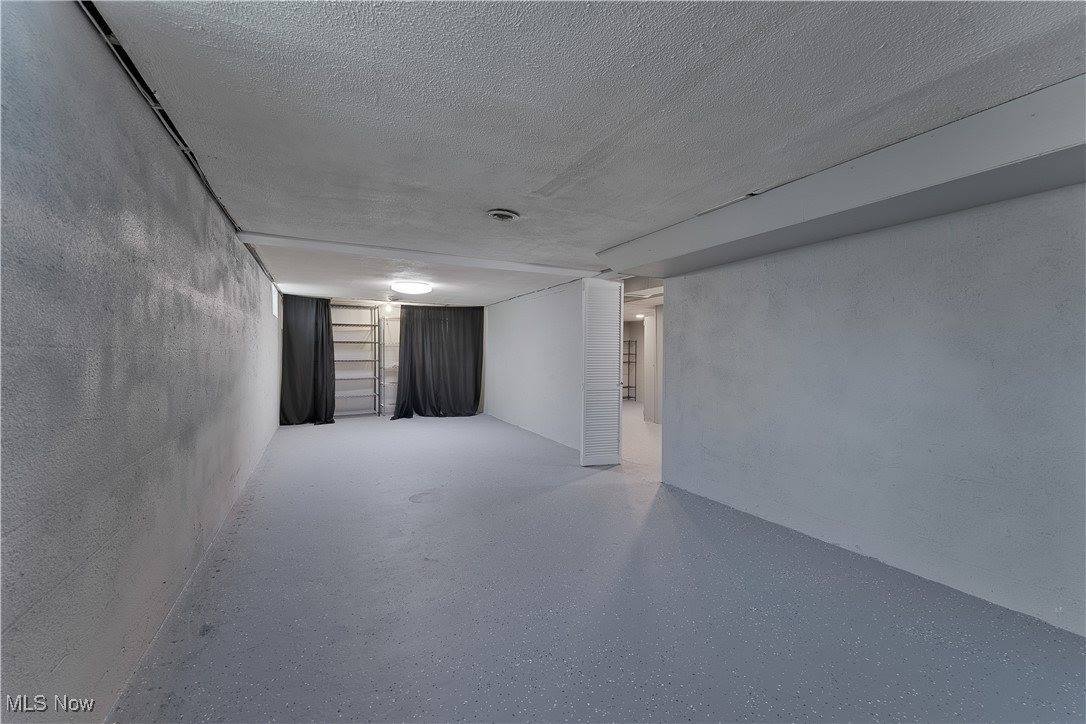 374 Glendola Avenue NW, Warren, OH 44483