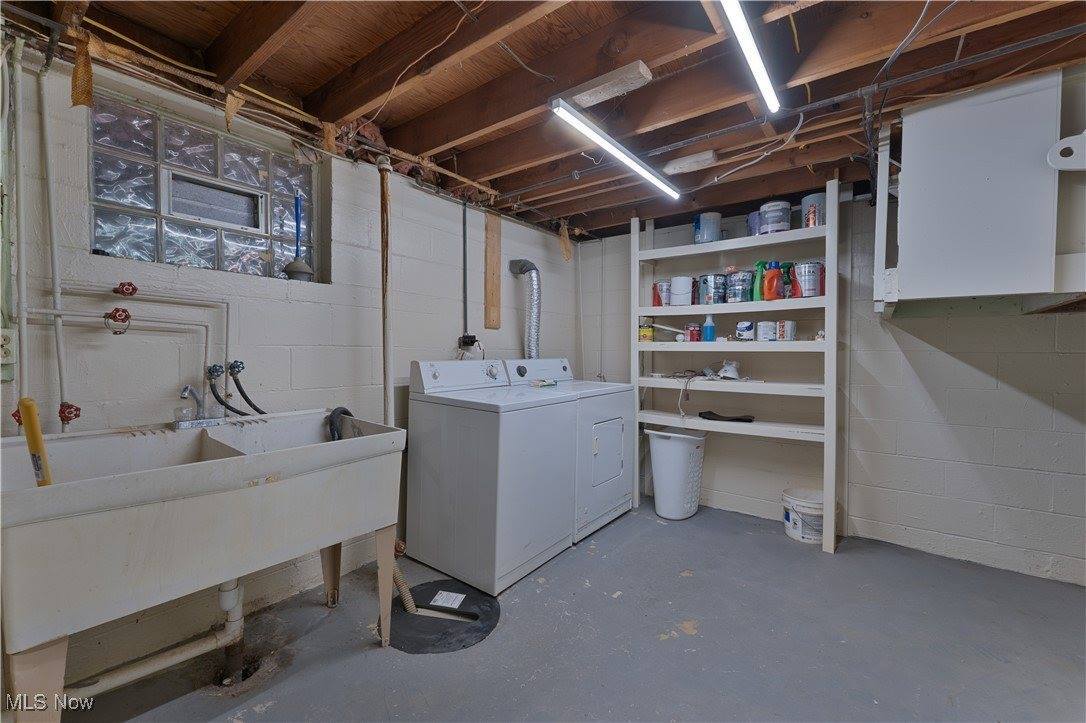 374 Glendola Avenue NW, Warren, OH 44483