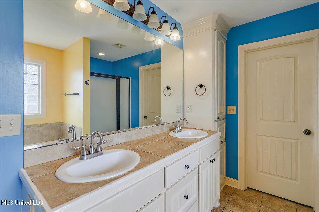 536 Oak Park Circle, Pearl, MS 39208