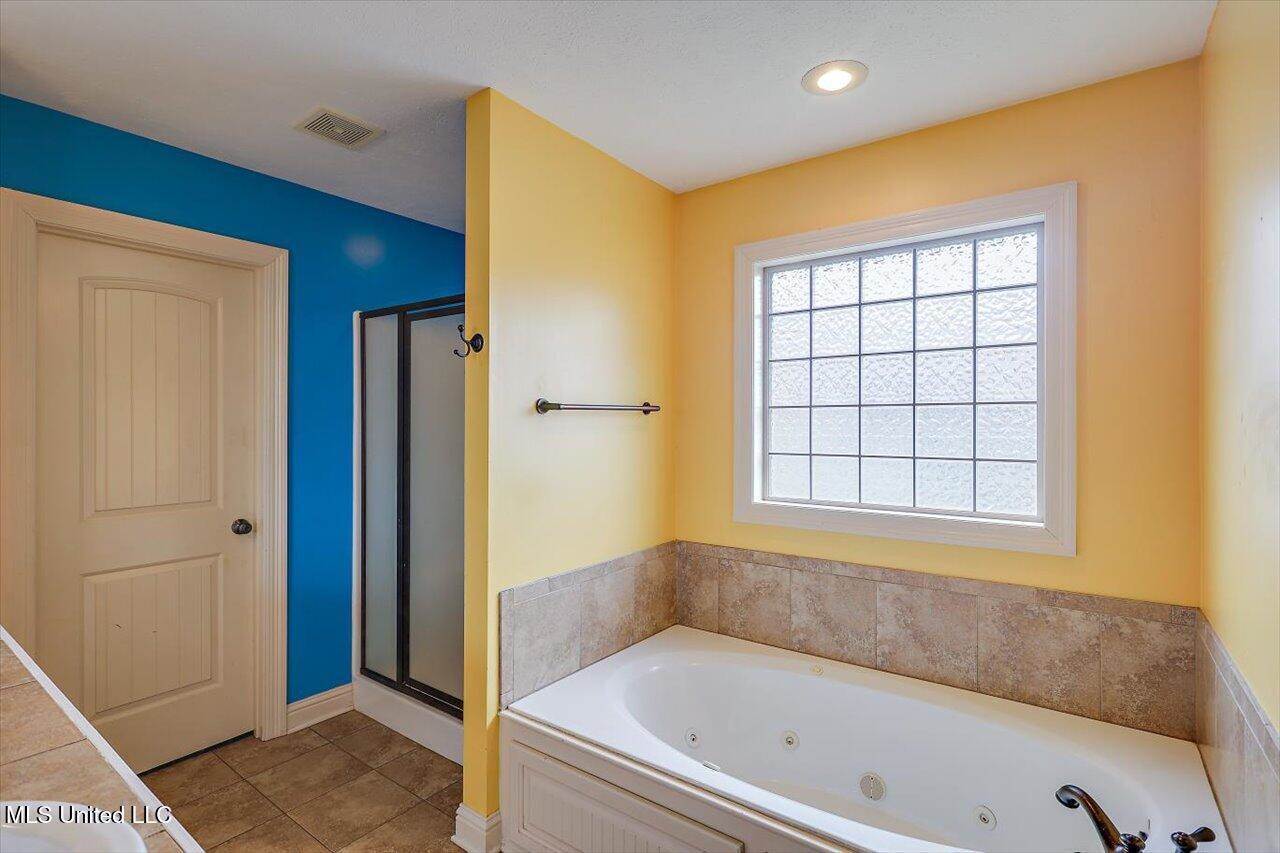 536 Oak Park Circle, Pearl, MS 39208