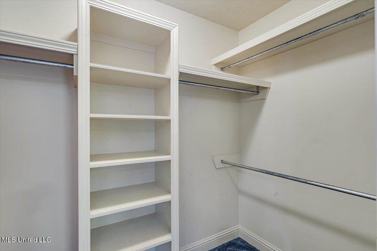 536 Oak Park Circle, Pearl, MS 39208