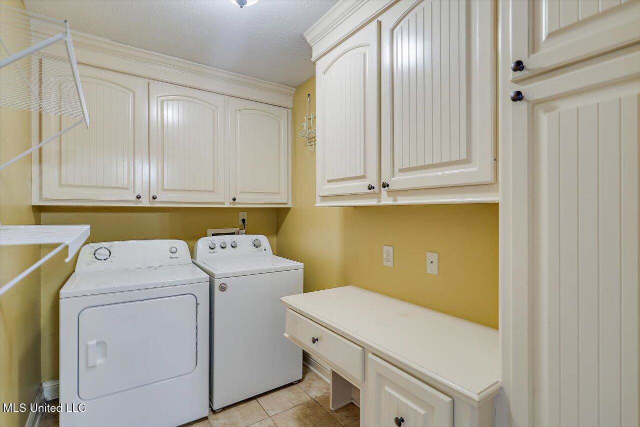 536 Oak Park Circle, Pearl, MS 39208