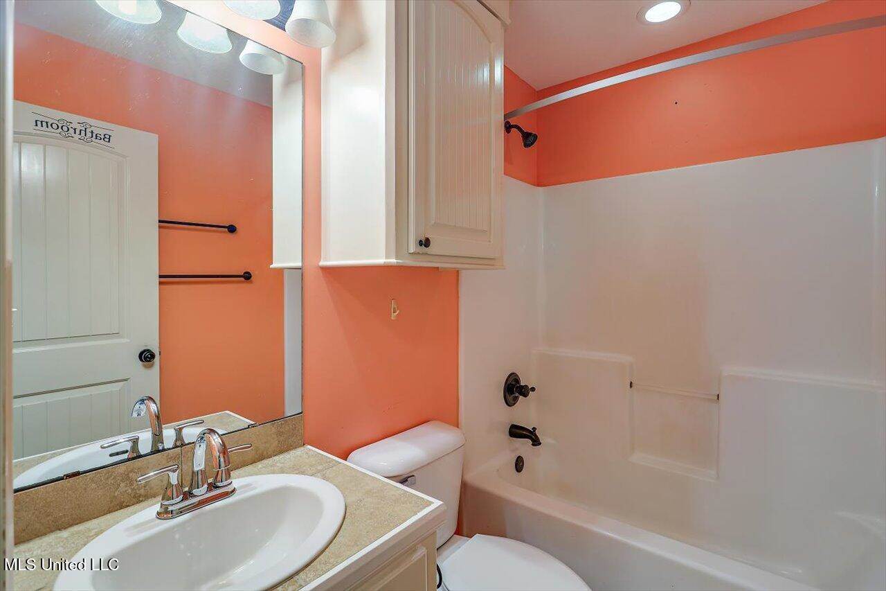 536 Oak Park Circle, Pearl, MS 39208