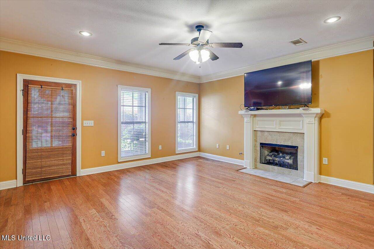 536 Oak Park Circle, Pearl, MS 39208