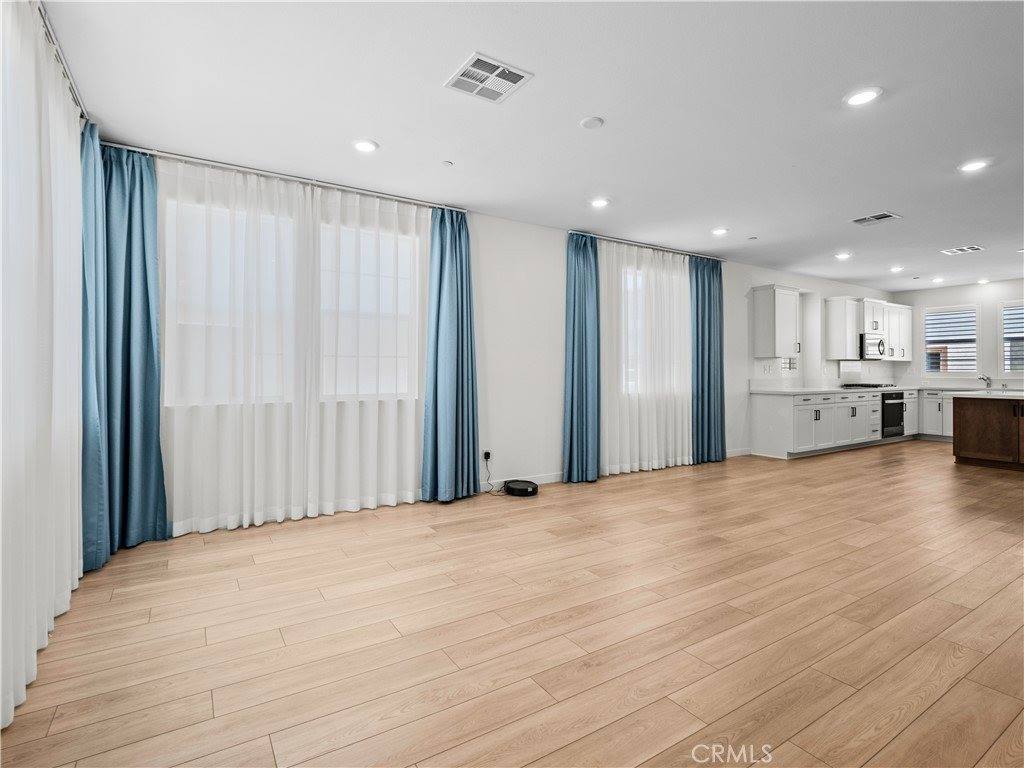 27148 Valley Oak Place, Valencia, CA 91381