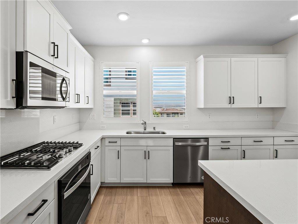 27148 Valley Oak Place, Valencia, CA 91381