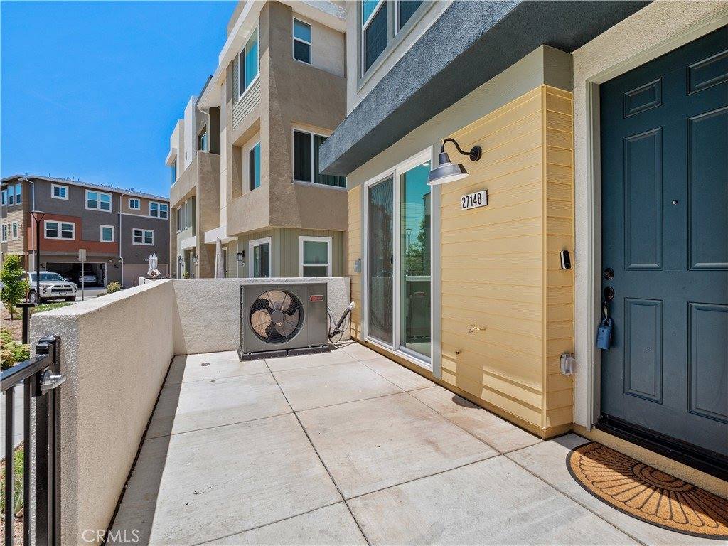 27148 Valley Oak Place, Valencia, CA 91381