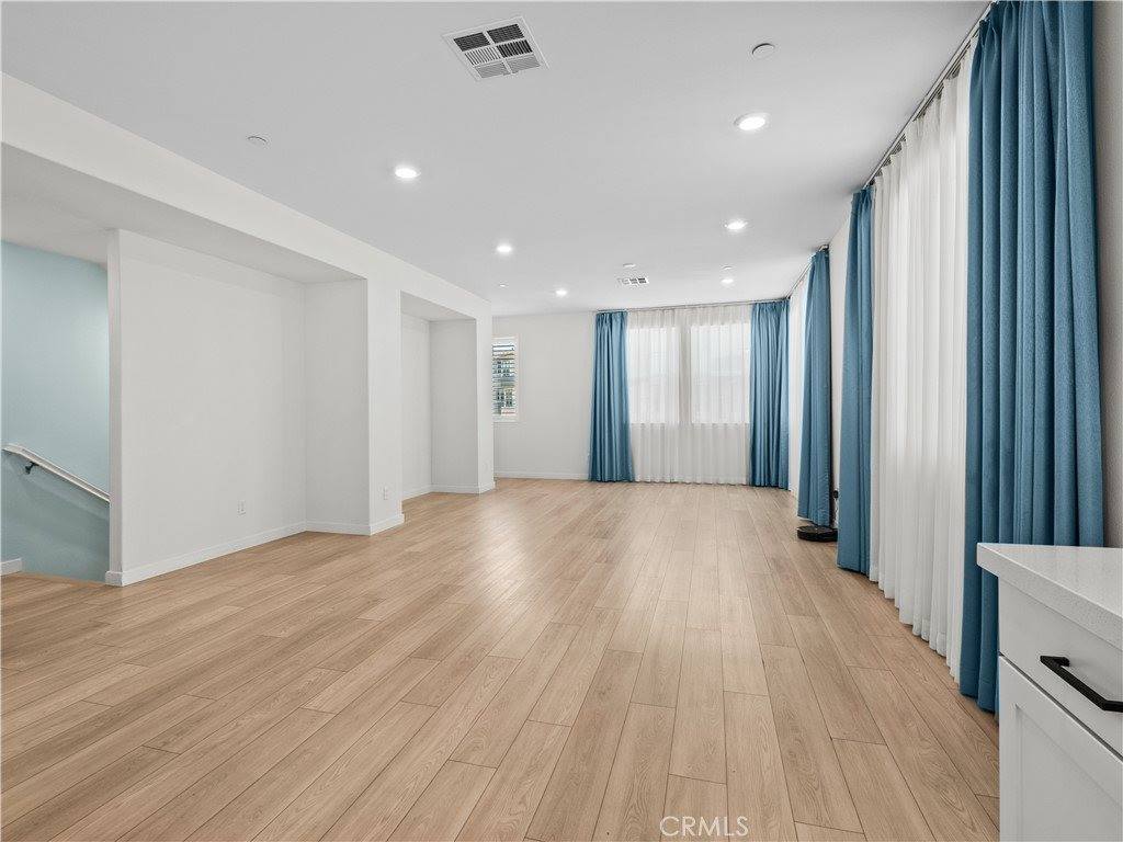 27148 Valley Oak Place, Valencia, CA 91381