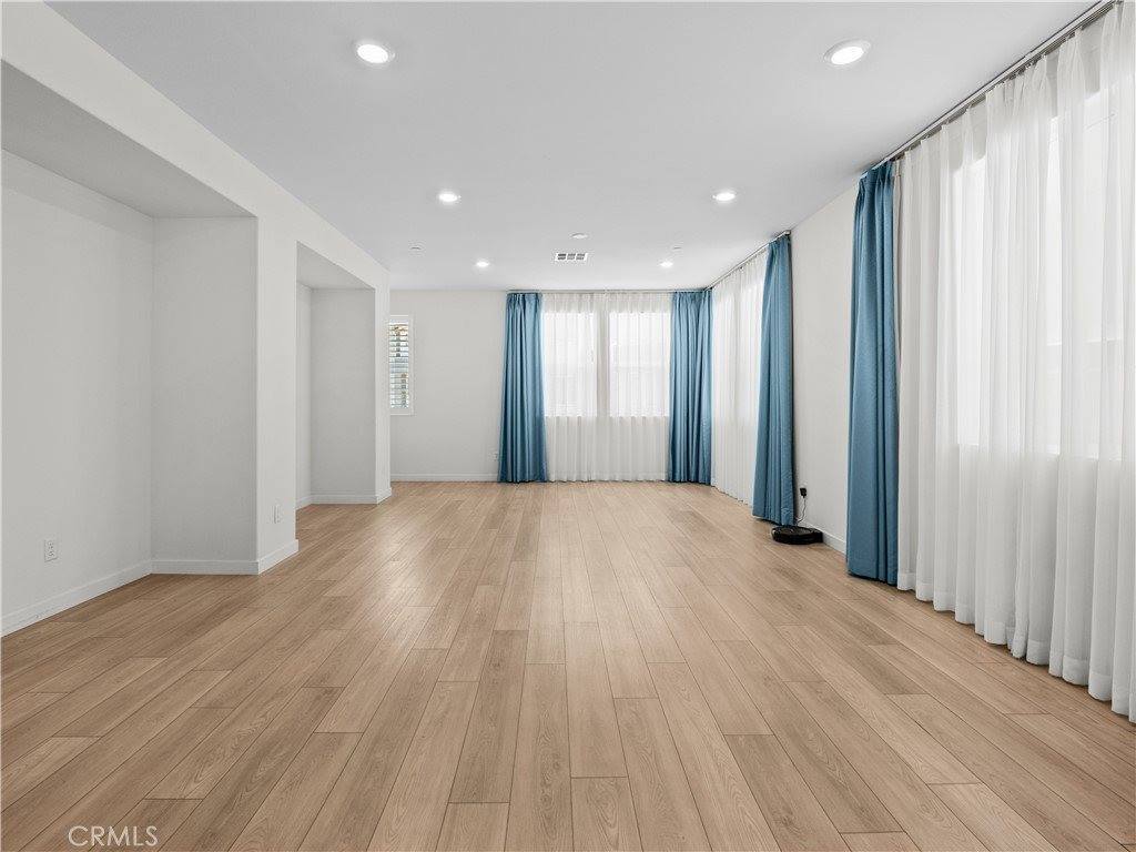 27148 Valley Oak Place, Valencia, CA 91381