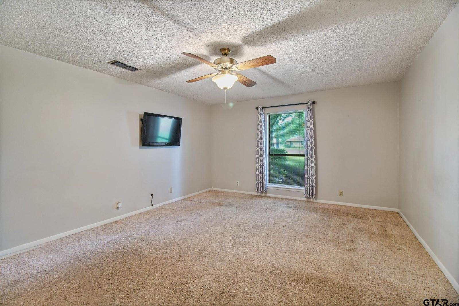 201 Karla Dr, Whitehouse, TX 75791