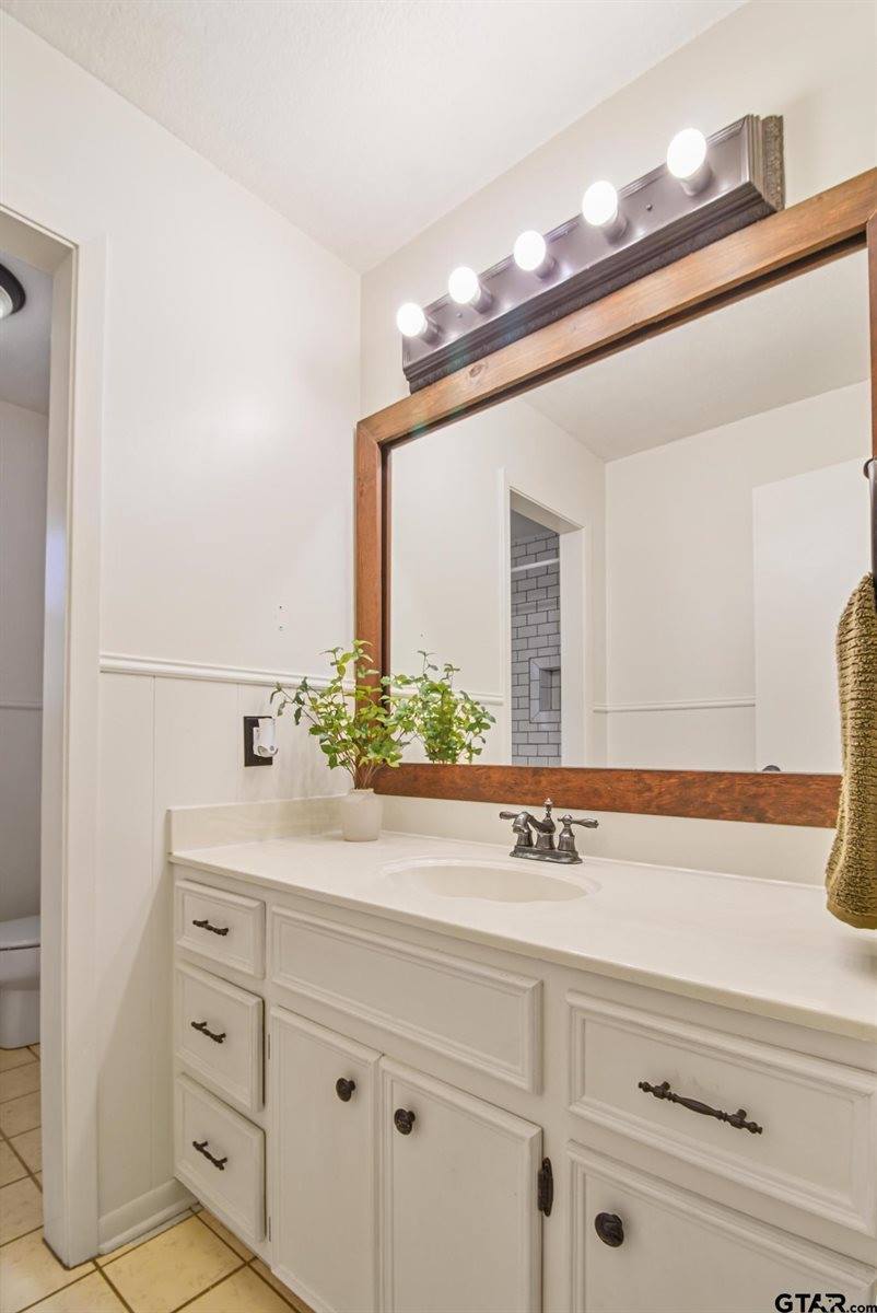 201 Karla Dr, Whitehouse, TX 75791