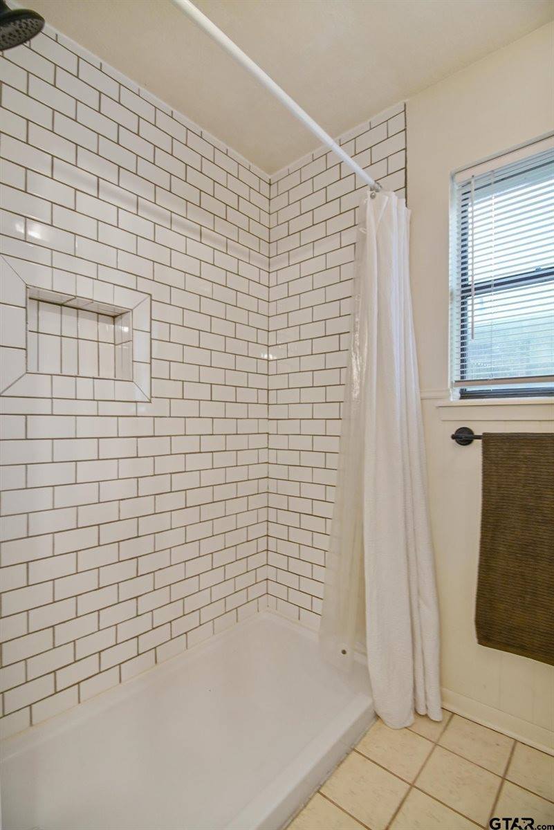 201 Karla Dr, Whitehouse, TX 75791