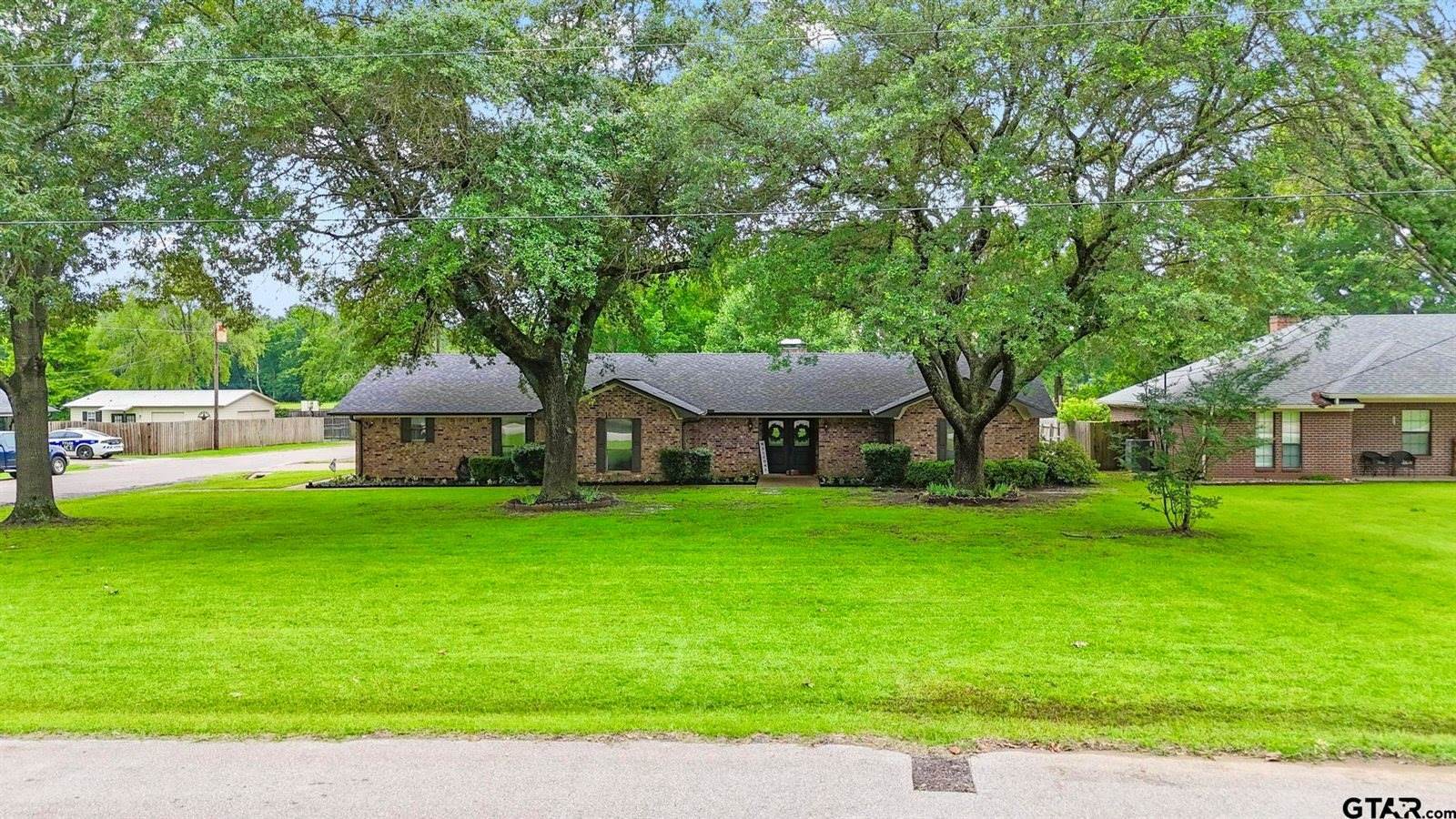 201 Karla Dr, Whitehouse, TX 75791