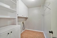 201 Karla Dr, Whitehouse, TX 75791