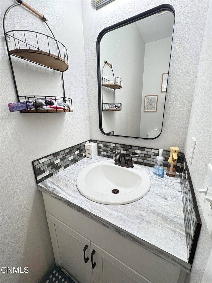 2816 23rd Street West, Williston, ND 58801